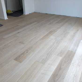 Parquet in rovere naturale verniciato